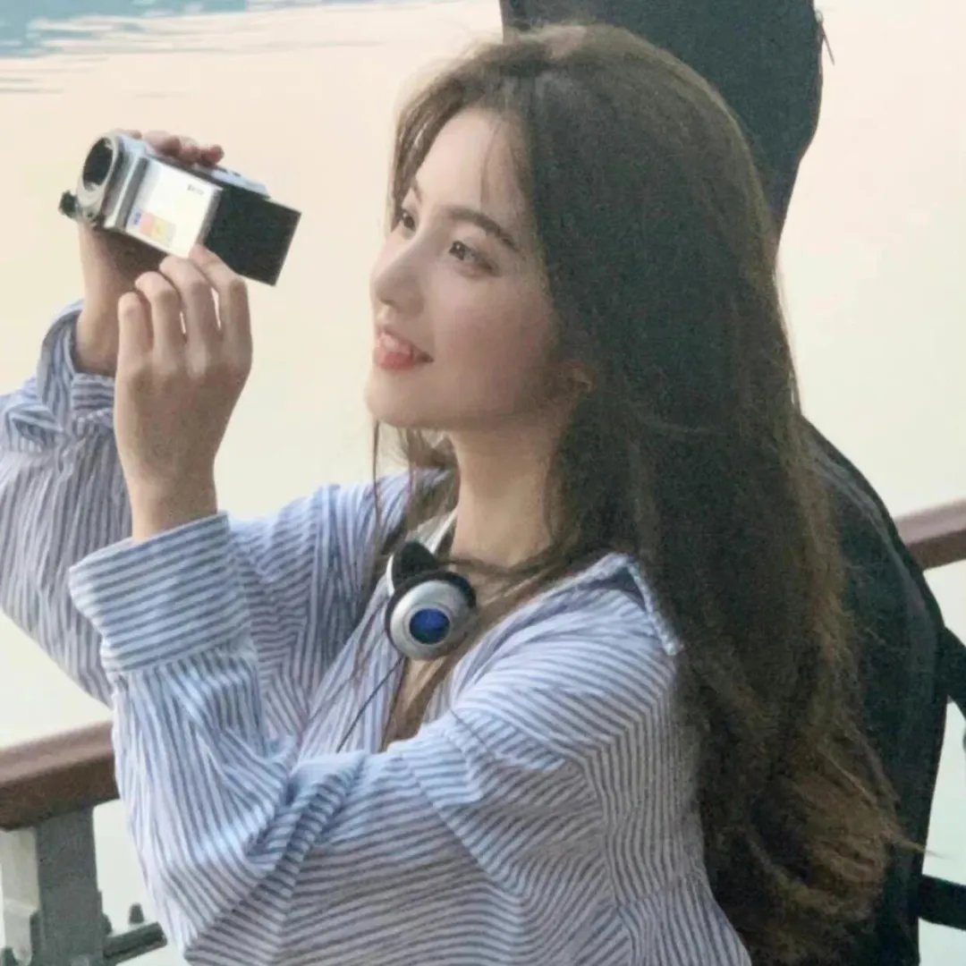 她的微笑和圈套